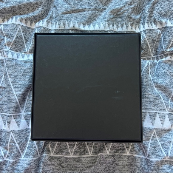 7 X 7 Gucci Box - Picture 5 of 5